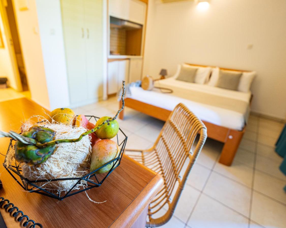 Le Kerveguen Hotel Saint-Gilles-les Bains Kültér fotó