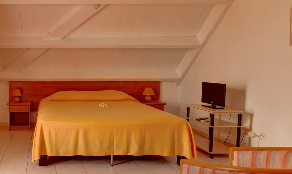 Le Kerveguen Hotel Saint-Gilles-les Bains Kültér fotó