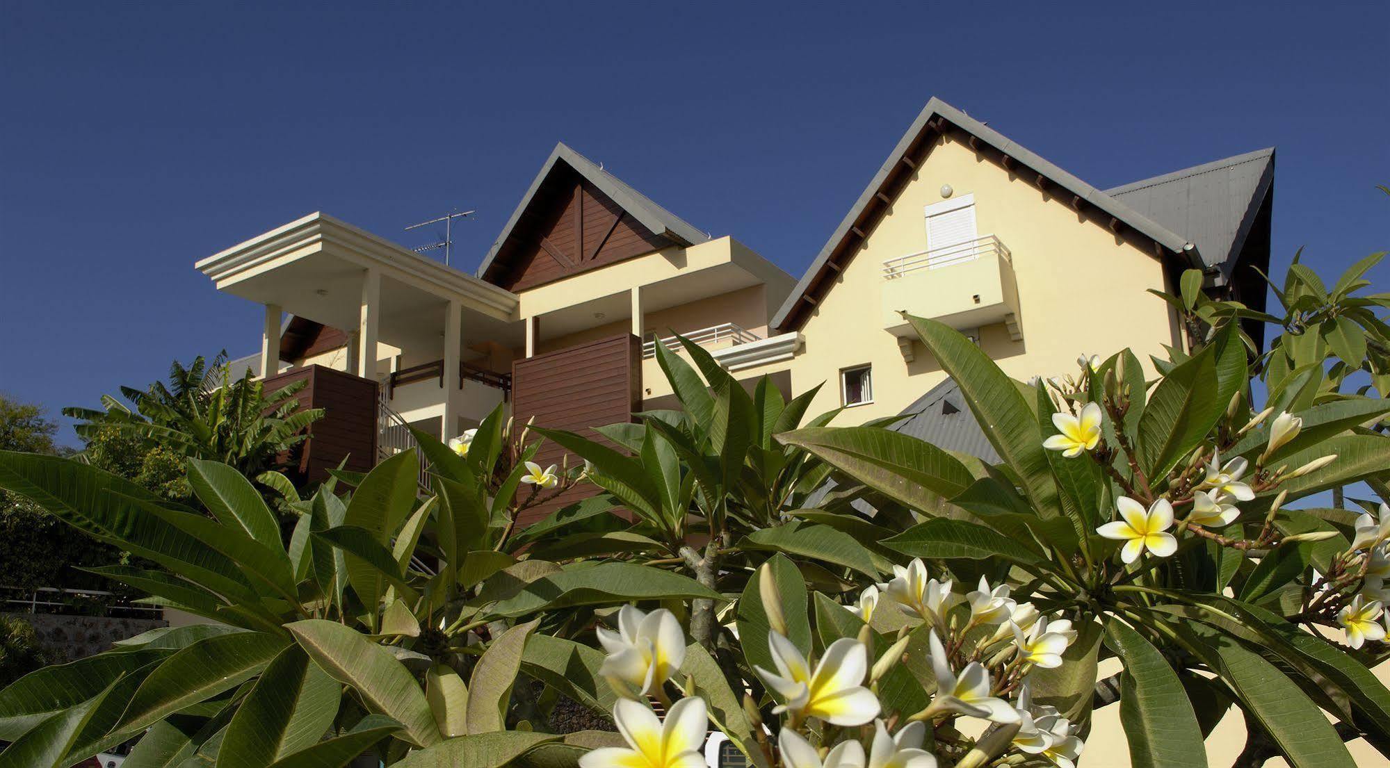 Le Kerveguen Hotel Saint-Gilles-les Bains Kültér fotó
