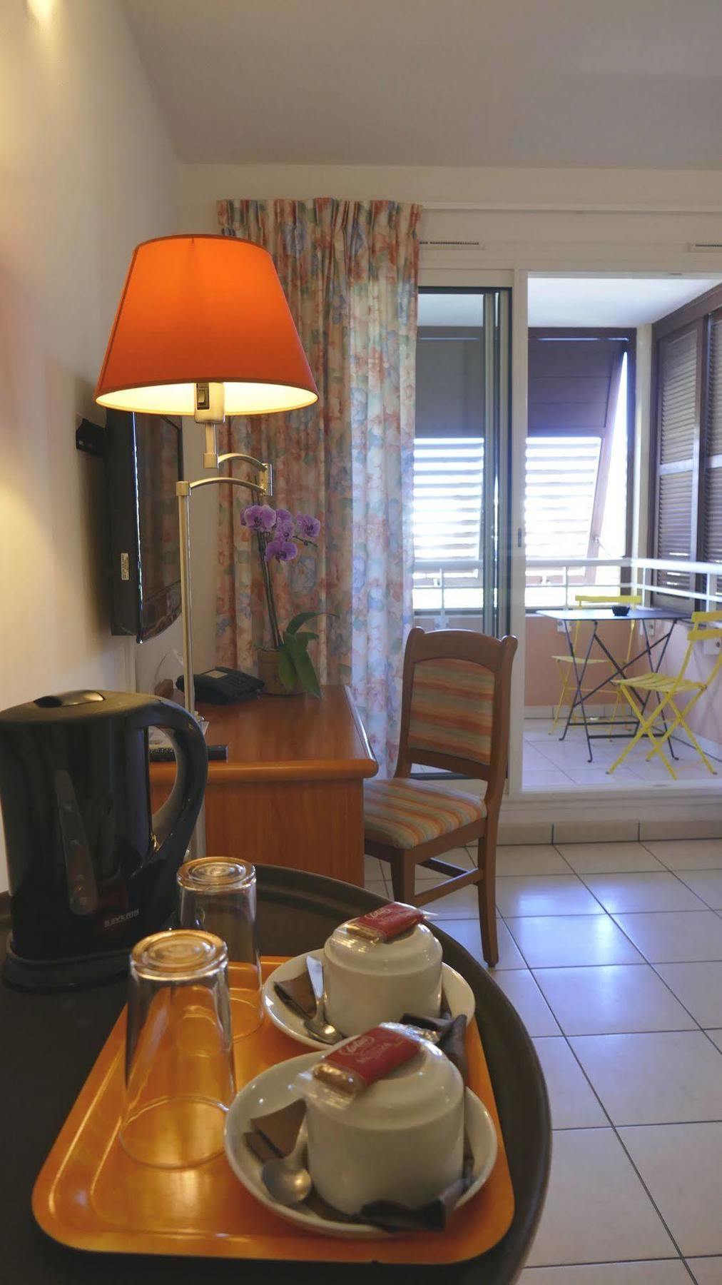 Le Kerveguen Hotel Saint-Gilles-les Bains Kültér fotó