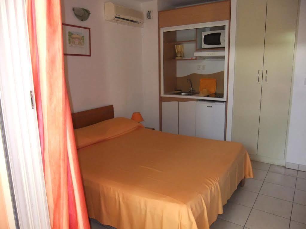 Le Kerveguen Hotel Saint-Gilles-les Bains Kültér fotó