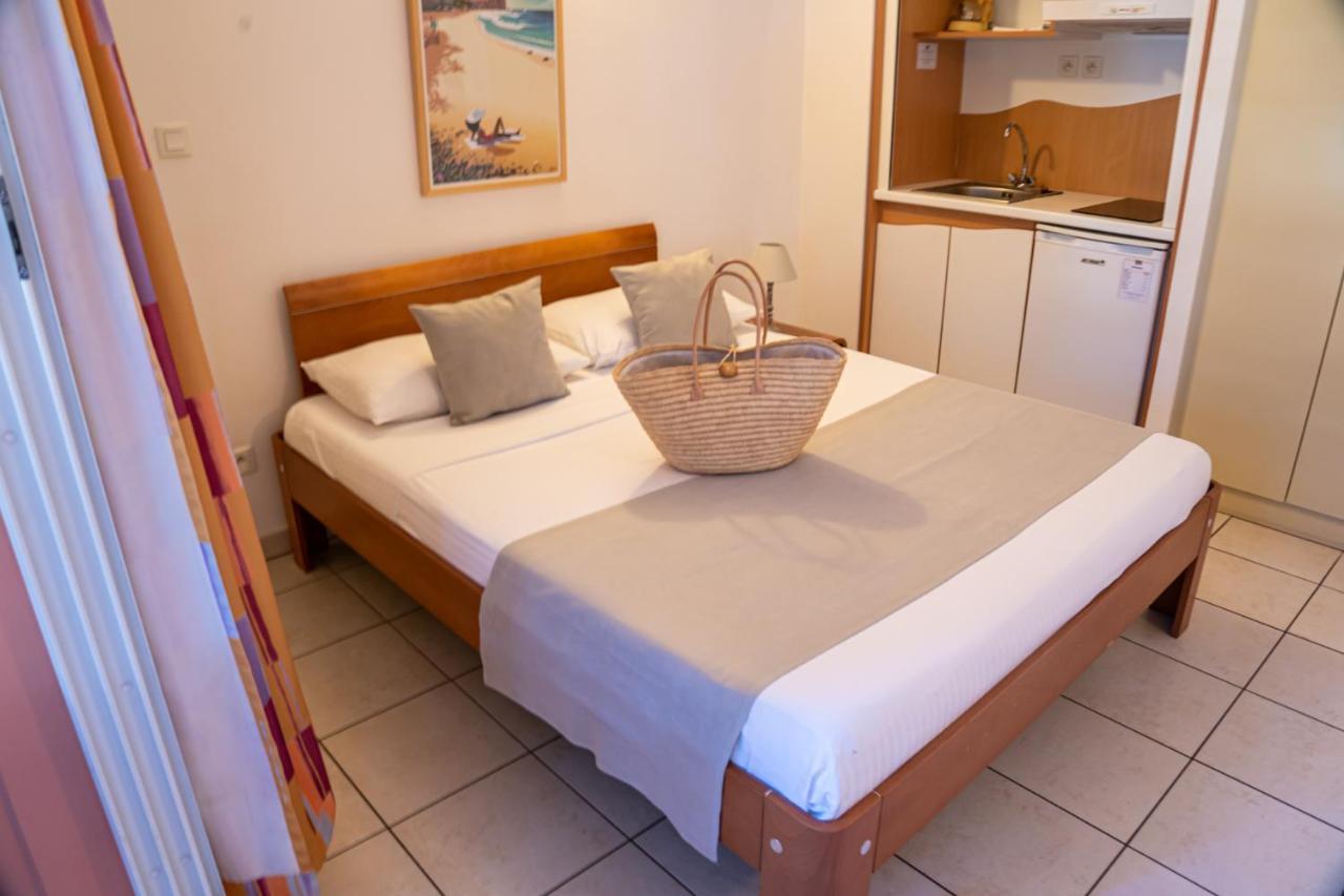 Le Kerveguen Hotel Saint-Gilles-les Bains Kültér fotó